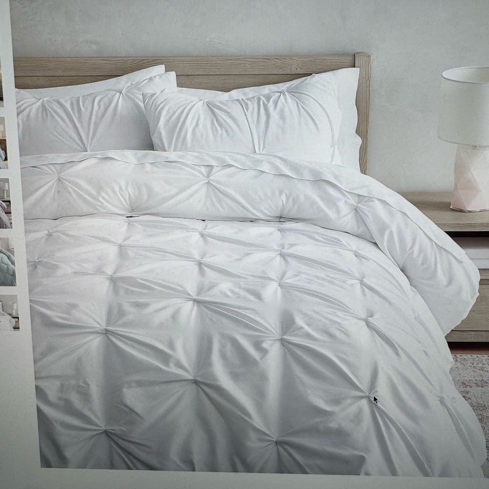 Pottery Barn Teen Microfiber Pin-tuck Comforter